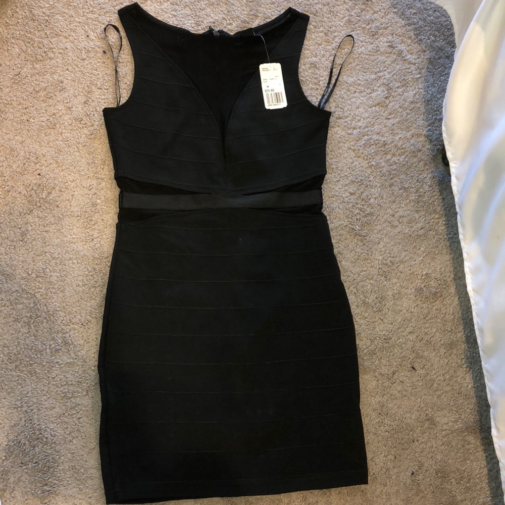 BLACK MINI DRESS FROEVER 21